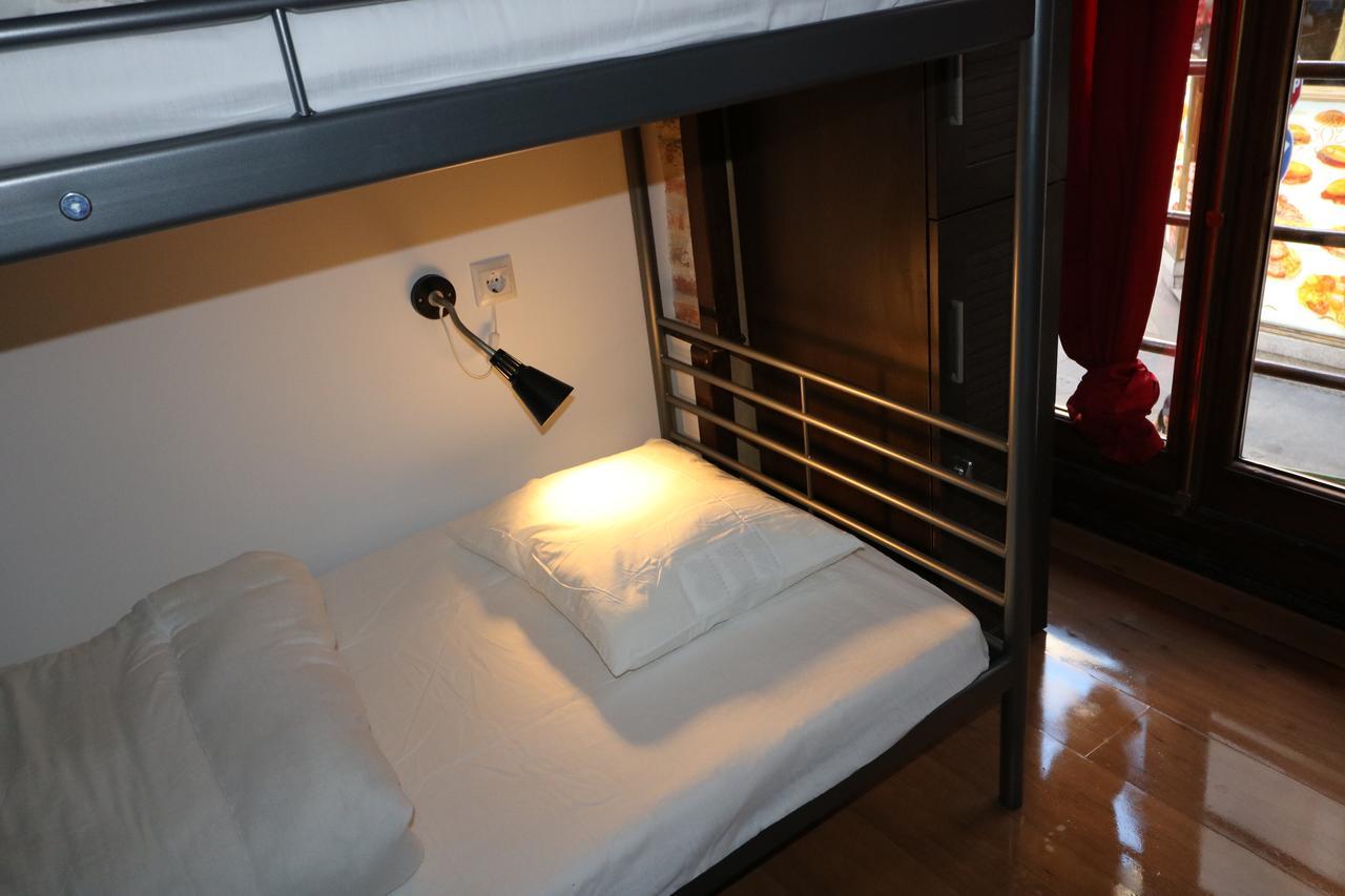 I Love Madrid Hostel Bagian luar foto